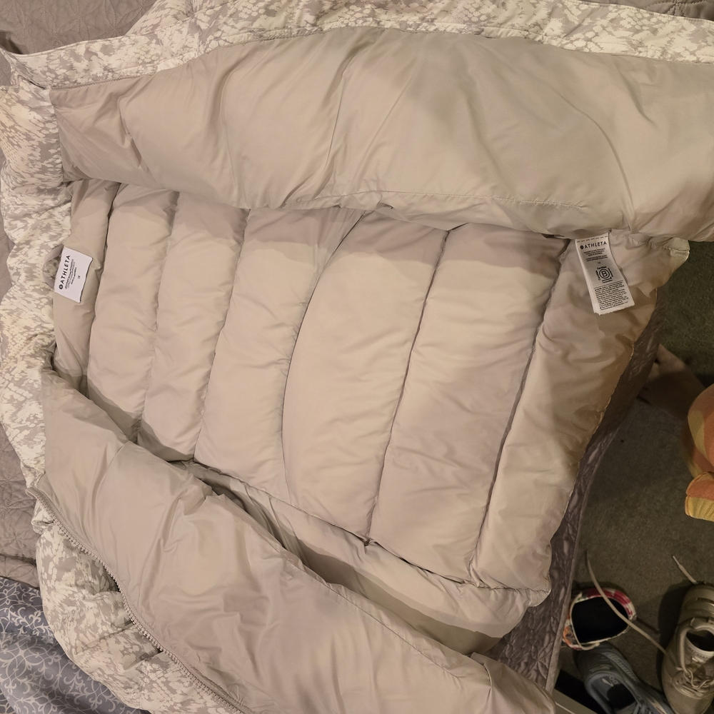 Gray Patterned Puffer Jacket - image 3